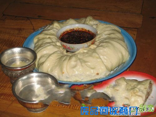 特别是在巴塘人传统的民间娱乐打平伙时图片