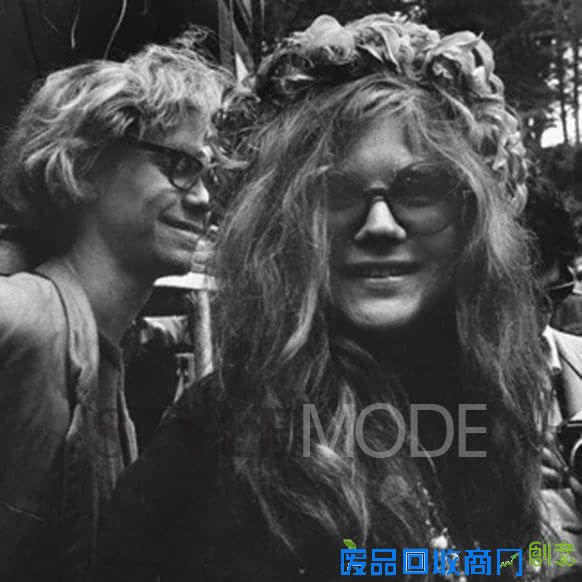 在讲今年的音乐节穿着之前 你需要先了解什么是Woodstock