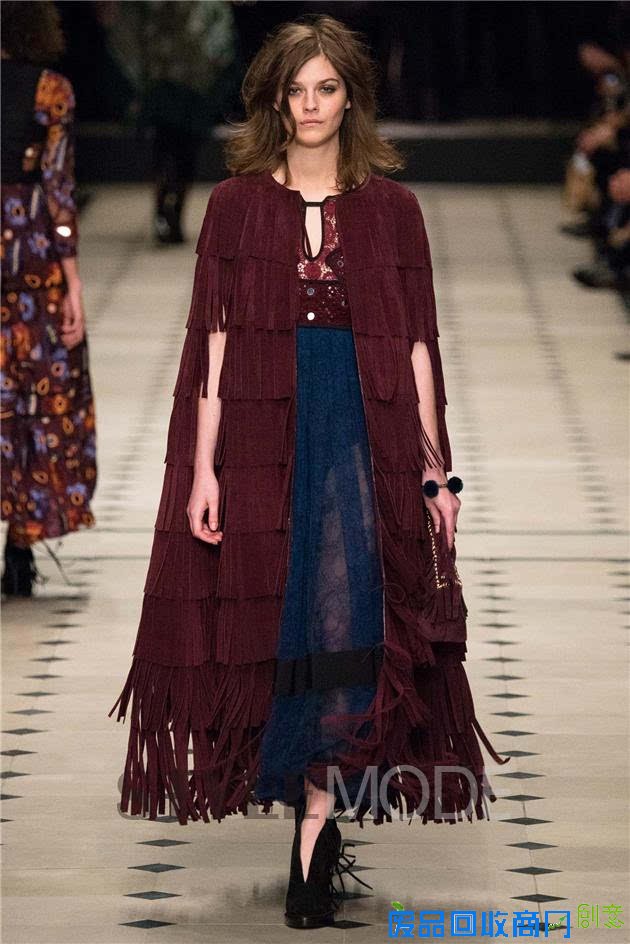 在讲今年的音乐节穿着之前 你需要先了解什么是Woodstock