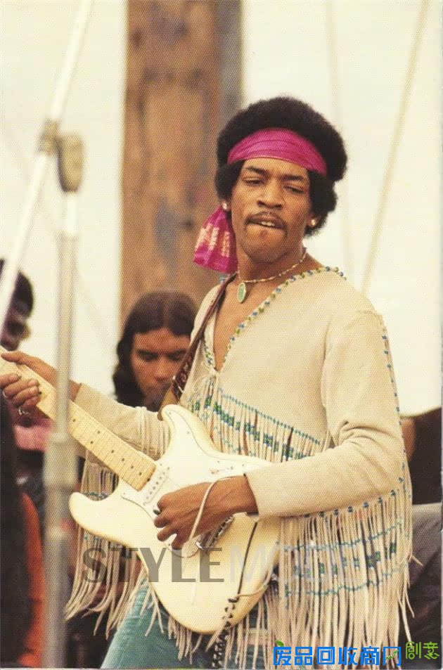 在讲今年的音乐节穿着之前 你需要先了解什么是Woodstock