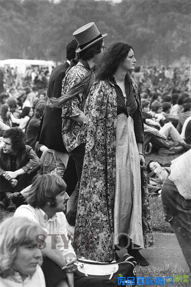 在讲今年的音乐节穿着之前 你需要先了解什么是Woodstock