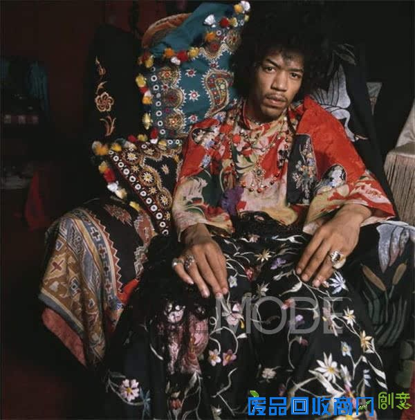 在讲今年的音乐节穿着之前 你需要先了解什么是Woodstock