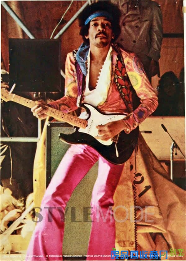 在讲今年的音乐节穿着之前 你需要先了解什么是Woodstock