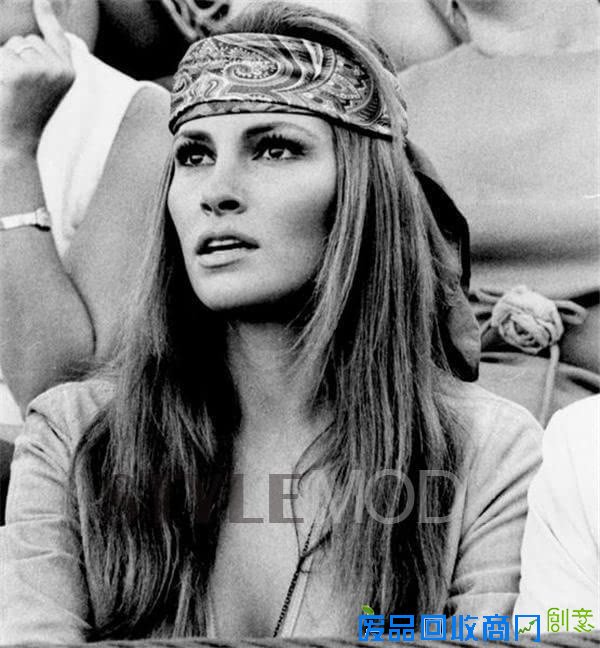 在讲今年的音乐节穿着之前 你需要先了解什么是Woodstock