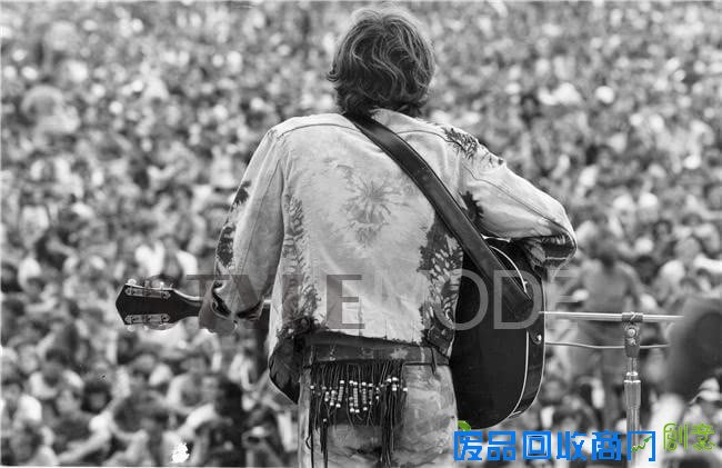 在讲今年的音乐节穿着之前 你需要先了解什么是Woodstock