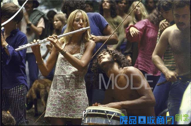 在讲今年的音乐节穿着之前 你需要先了解什么是Woodstock