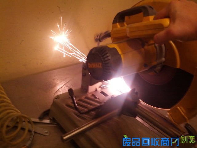 极客时代：教你如何打造LED发光订婚戒指