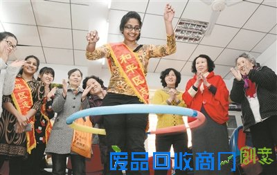 天津和平西宁道社区妇联组织开展庆“三八”趣味运动会