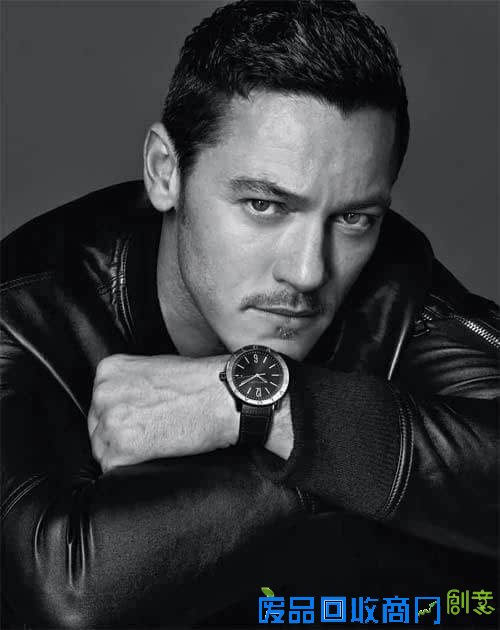 封面故事 宝格丽Carillon Tourbillon 钟乐三问陀飞轮 万神殿里的回响