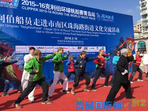 克利伯船员进社区感受中国传统文化 马艺峰摄4