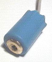 用电烙铁将铆钉加热固定到笔键中间