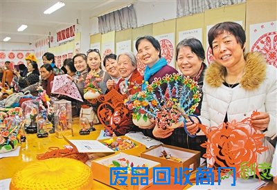 秀巧手 临潼文化区百余女性展示手工作品