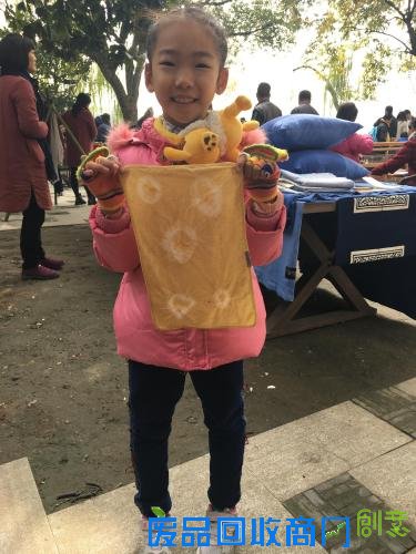 西湖畔最美风景就是“小小织布师”