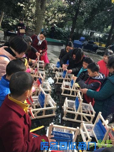 西湖畔最美风景就是“小小织布师”