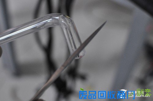 将切割口打磨光滑 安装至平台中