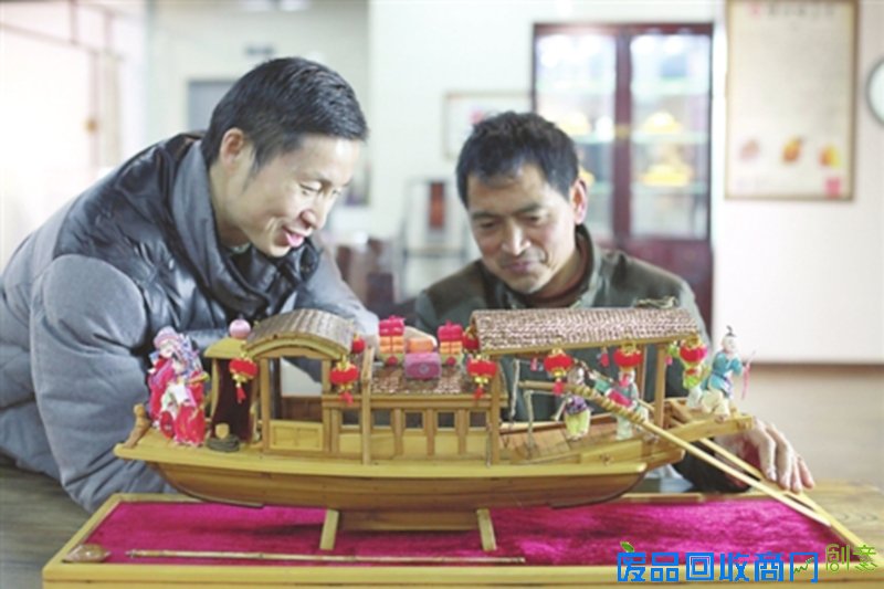 　　融合多个非遗元素的江南喜庆船