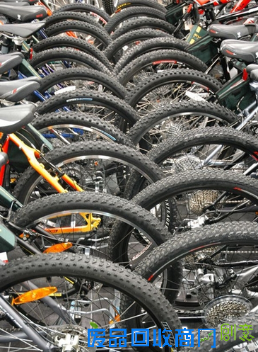 一个人吃麦当劳要上厕所怎办 正解雷翻网友 盘点10件因吃引发的囧事(图)（5）