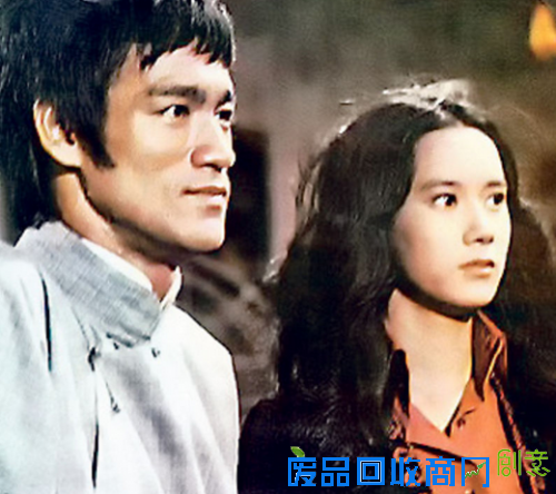 老牌影星苗可秀避谈与李小龙绯闻 旧照撞脸允儿