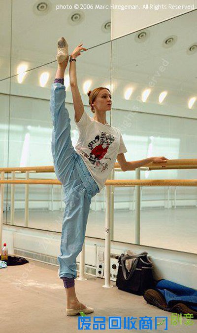 【励志语录】梦想和现实之间的距离，叫练习