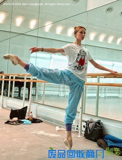 【励志语录】梦想和现实之间的距离，叫练习