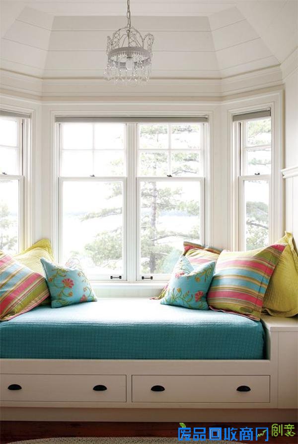 飘窗床铺二合一，9款创意飘窗当卧室！