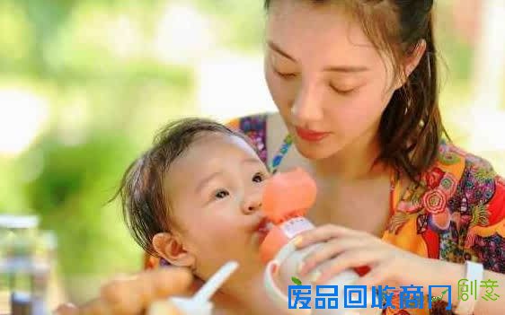 能素颜能搞怪盘点娱乐圈8大少女系人妻