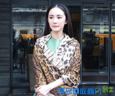 能素颜能搞怪盘点娱乐圈8大少女系人妻