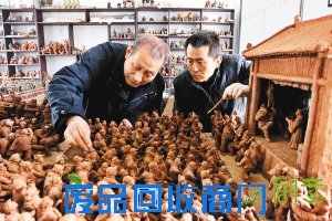 泥塑再现“过年看戏” 这组作品人物多达500个