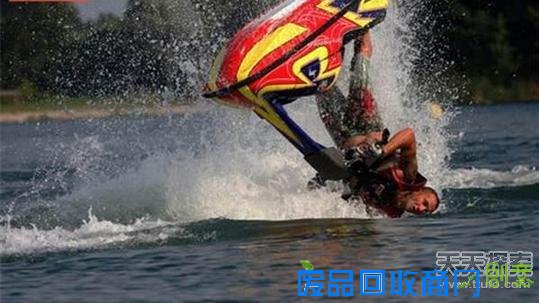 下一秒的悲剧！看这些悲剧的瞬间搞笑图片（图）