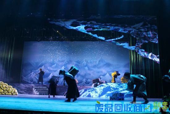 新编藏戏《朵雄的春天》剧照