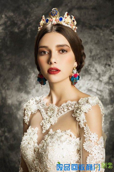 超级迷人新娘装！欧式复古新娘造型