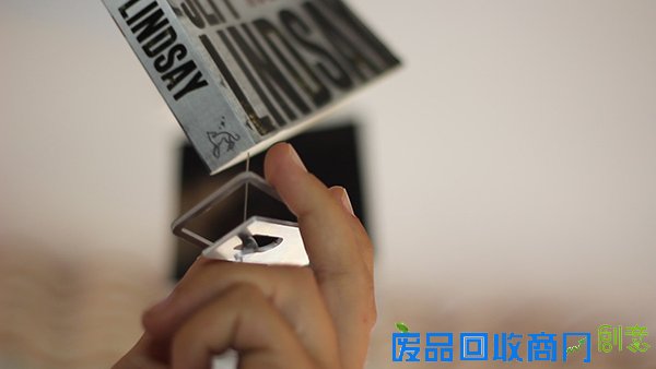 manyflying-bookshelf5