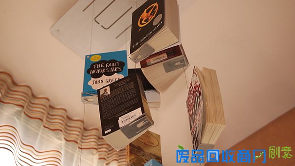 manyflying-bookshelf3