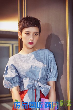 《猎人》今晚开播 李晓峰对手黄轩赞其认真敬业