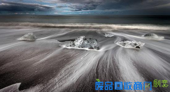 比利时摄影师拍冰川湖 景色绝美如仙境(组图)