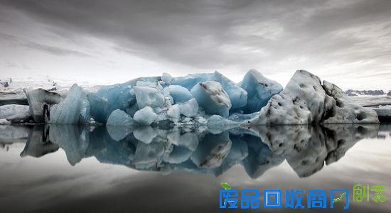 比利时摄影师拍冰川湖 景色绝美如仙境(组图)