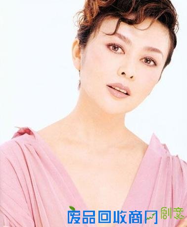 Selina否认离婚不孕有关 盘点婚后不孕女星现状