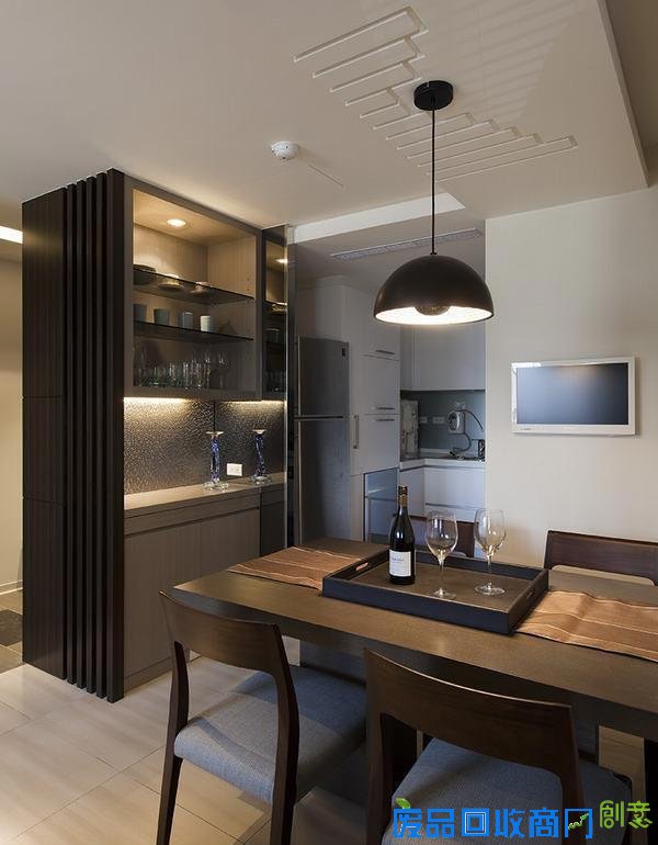 由浅至深营造温馨的创意公寓