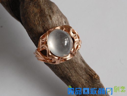 查看《珠宝的一些小设计》原图，原图尺寸：518x395