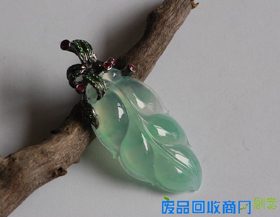 查看《珠宝的一些小设计》原图，原图尺寸：572x445