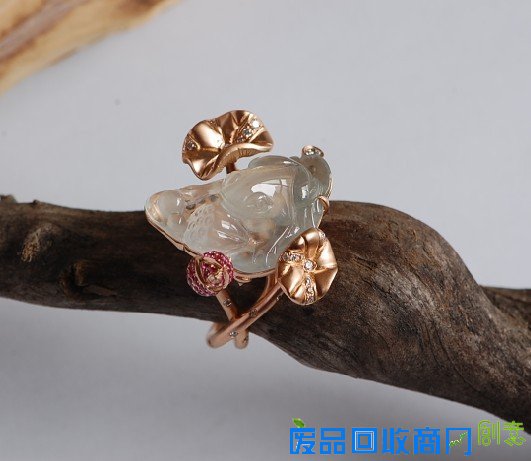 查看《珠宝的一些小设计》原图，原图尺寸：531x461