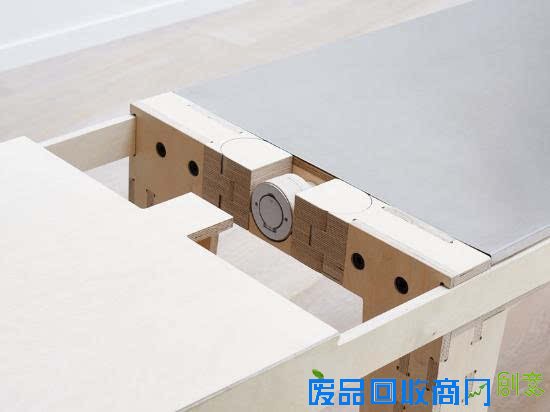  多功能可旋转工作桌