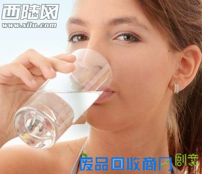 贾玲小品被批恶搞花木兰节目片段从网站删除