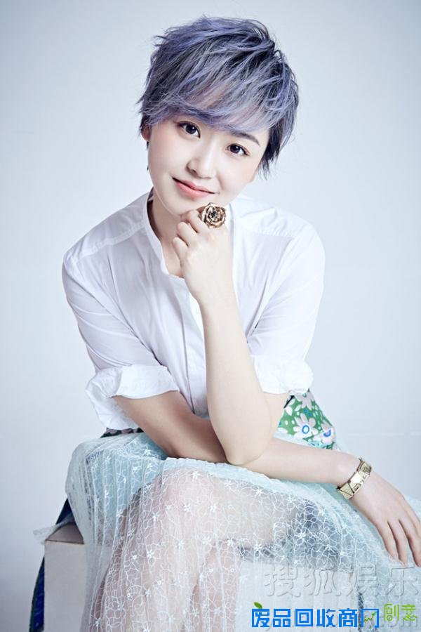 王思思曝初春写真清新自然氧气十足