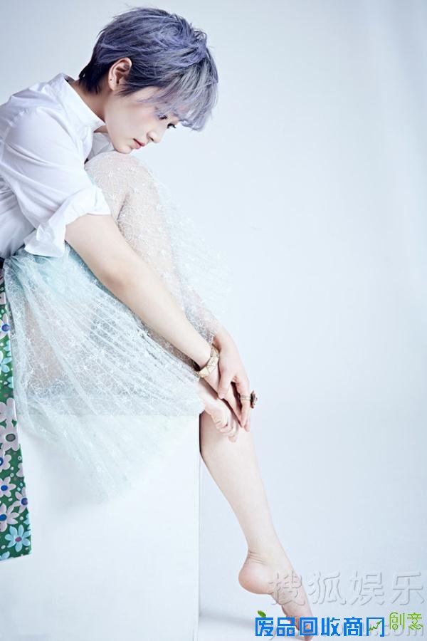 王思思曝初春写真清新自然氧气十足