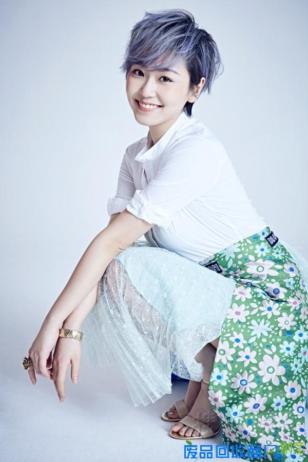 王思思曝初春写真清新自然氧气十足