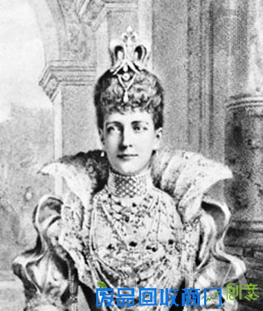 从颈圈到身体链 女人能别用首饰奴化自己吗？(图)