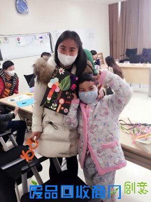 郑州航院志愿者千里探望白血病儿童：公益不惧寒冷