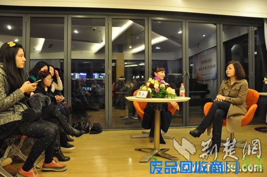 陈萨与武汉乐迷“谈琴”:学钢琴只为考级会抹杀孩子兴趣组图