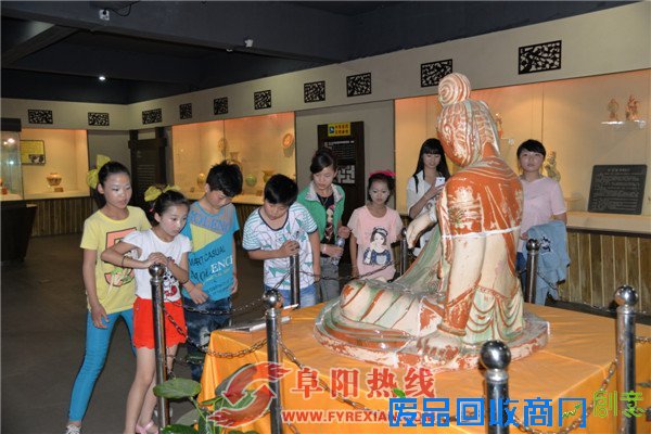 留守儿童走进文化活动中心 感受界首非物质文化遗产的魅力